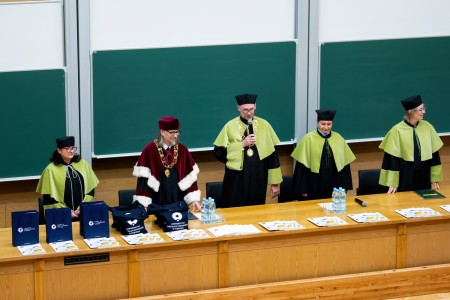 Inauguracja roku akademickiego 2024/25 - kadr. Kliknij, aby powiększyć zdjęcie.