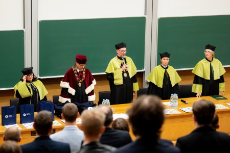 Inauguracja roku akademickiego 2024/25 - kadr. Kliknij, aby powiększyć zdjęcie.