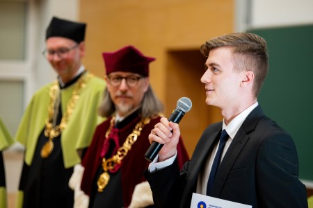 Inauguracja roku akademickiego 2024/25 - kadr. Kliknij, aby powiększyć zdjęcie.