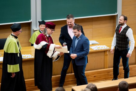 Inauguracja roku akademickiego 2024/25 - kadr. Kliknij, aby powiększyć zdjęcie.