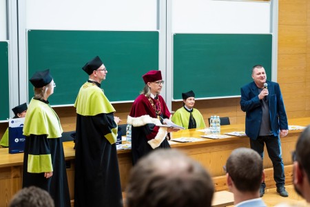 Inauguracja roku akademickiego 2024/25 - kadr. Kliknij, aby powiększyć zdjęcie.