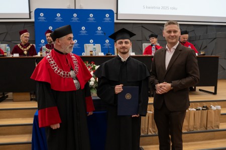 Uroczyste Dyplomatorium kierunku Farmacja 05 kwietnia 2025 r.. Kliknij, aby powiększyć zdjęcie.