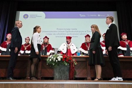 Inauguracji Roku Akademickiego 2026/2027. Kliknij, aby powiększyć zdjęcie.