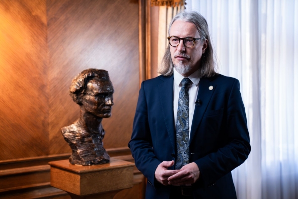 Click to zoom the picture.