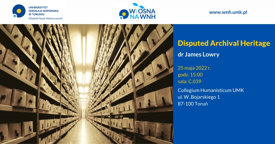 Archiwum. Regały z dokumentami