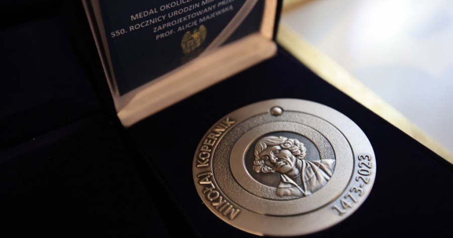 Medal okolicznościowy. Opis medalu znajduje się w treści artykułu