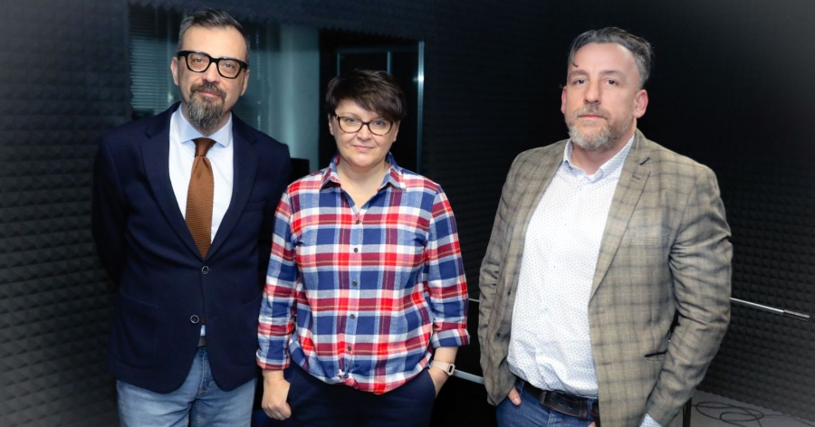 Dr hab. Marcin Czyżniewski, prof. UMK, dr Agnieszka Bryc i dr Patryk Tomaszewski w studiu