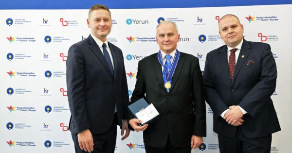Złoty medal Zasłużony dla Nauki Polskiej ?Sapientia et Veritas? dla prof. Jana Styczyńskiego