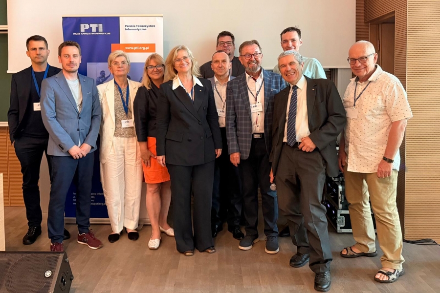 Nowo wybrane władze PTI.