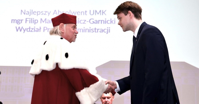 Retktor gratuluje najlepszemu absolwentowi